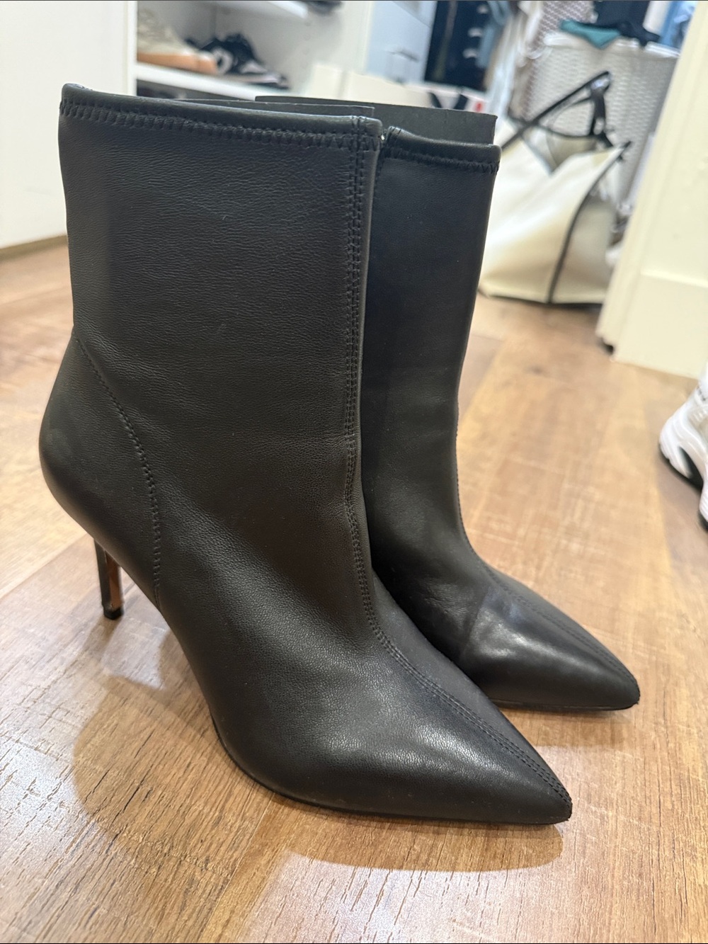 Banana Republic Black Pointed-Toe Leather Ankle Booties